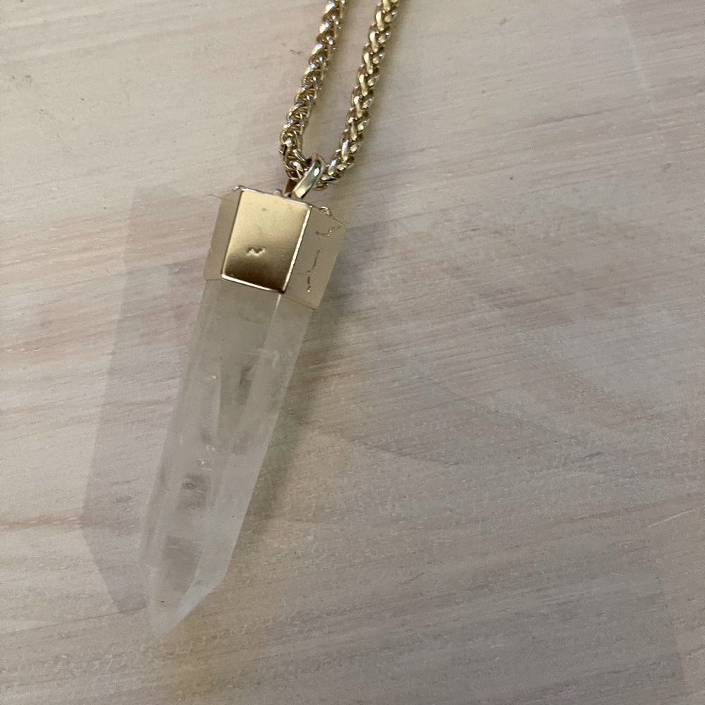 Crystal pendant necklace